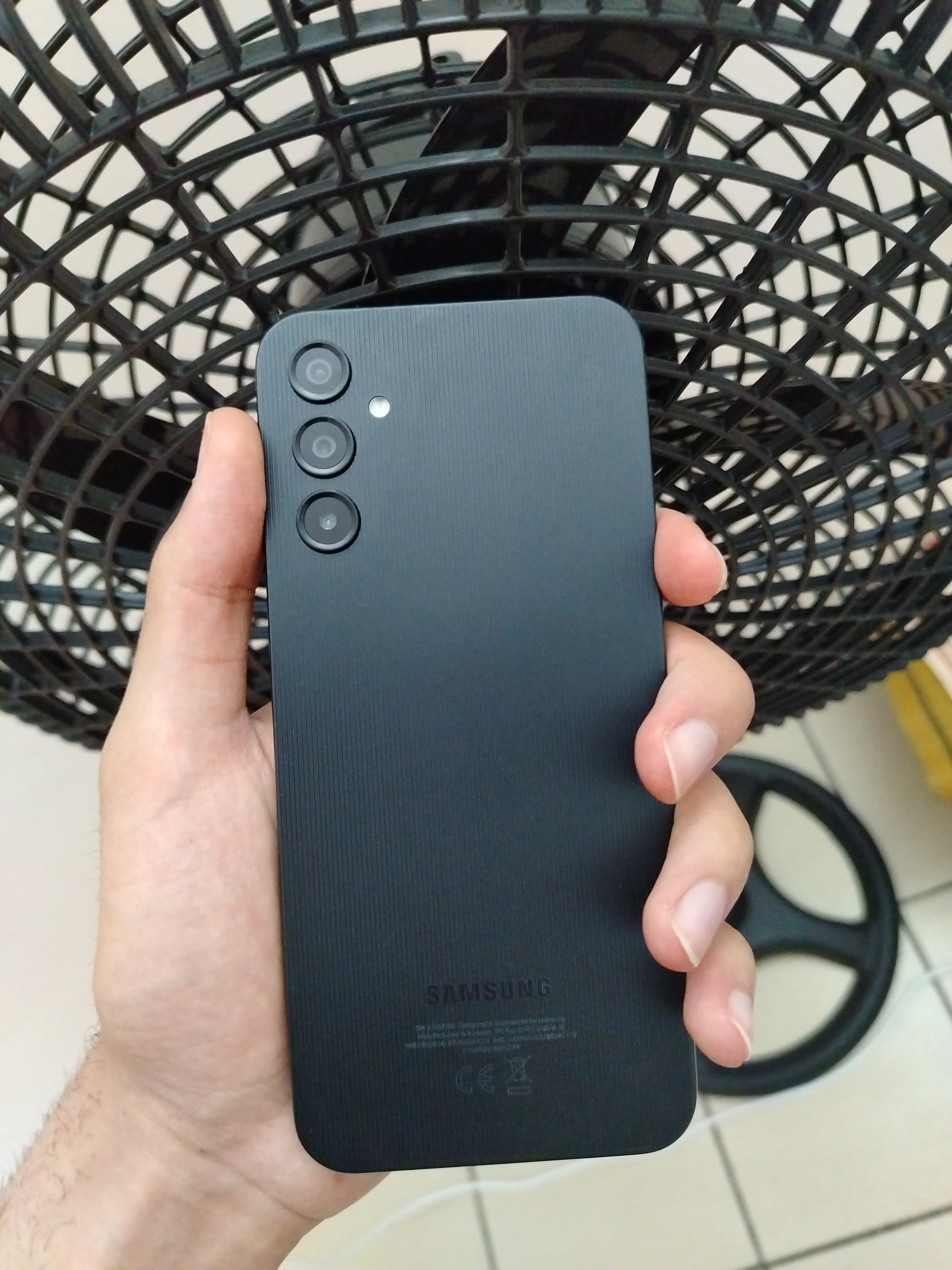Samsung Galaxy A14 64GB بحالة ممتازة